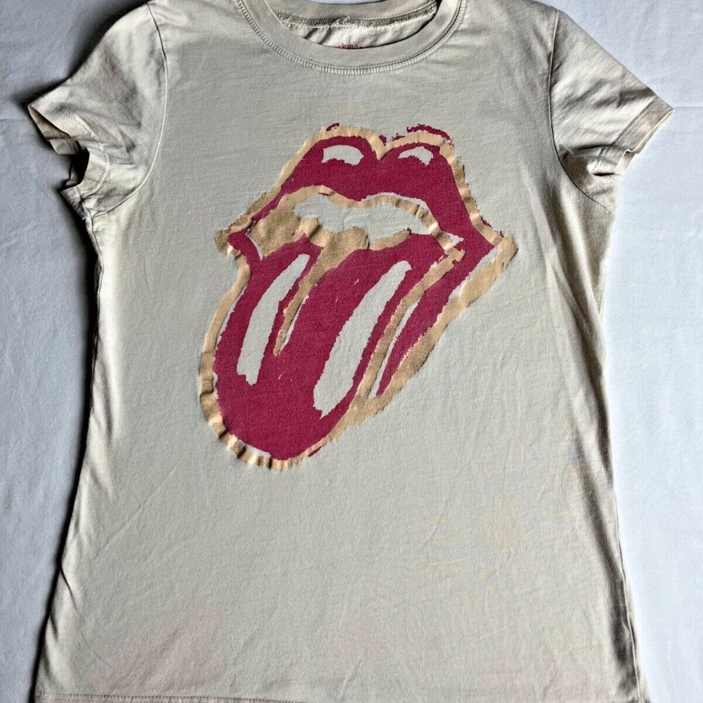 Rockware T-Shirt Top Women's Size Small Pink/Peach Rolling Stones Graphic Cotton